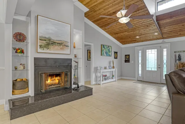  Residence photo 7