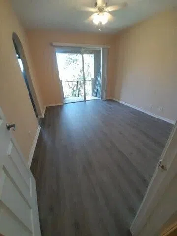 Unit 1402 photo 3