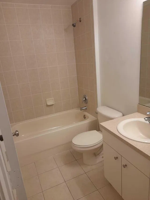 Unit 1402 photo 12
