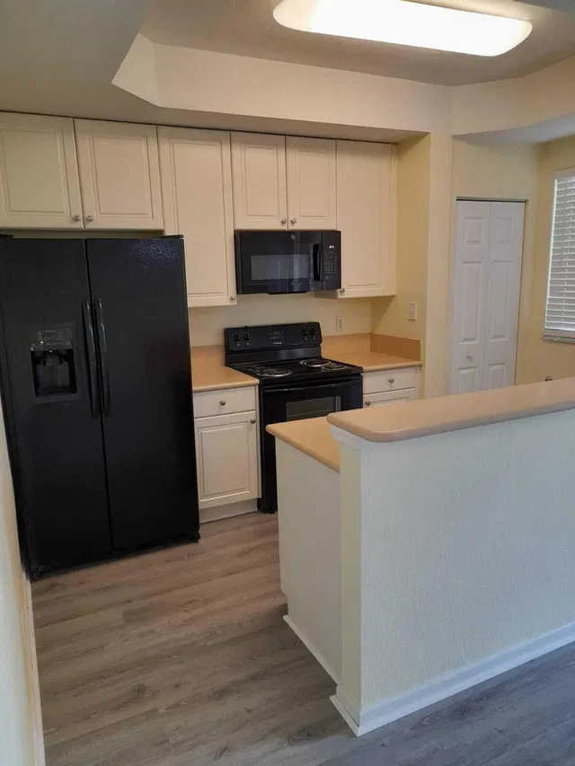 Unit 1402 photo 17