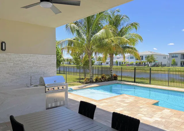 Boca Bridges Residence photo 12
