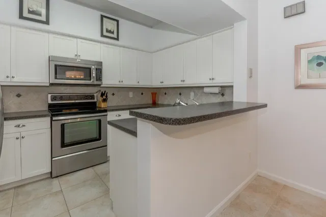 Unit 4205 photo 6