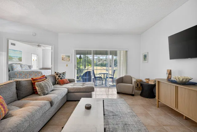 Unit 4205 photo 17