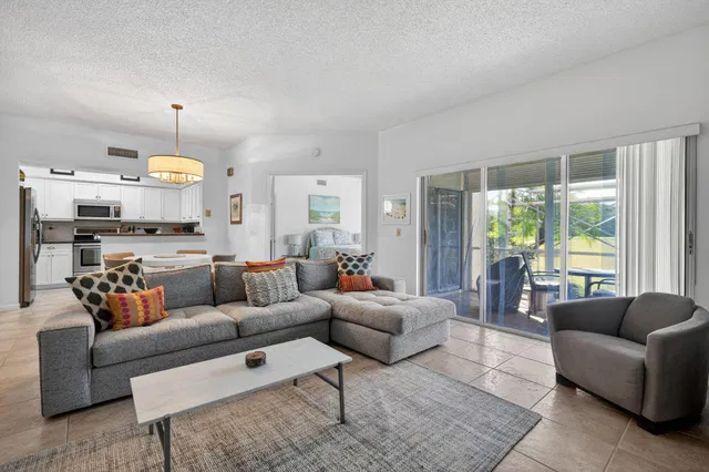 Unit 4205 photo 18