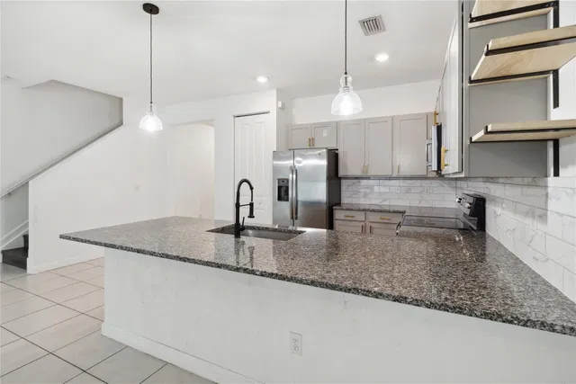  Residence photo 11
