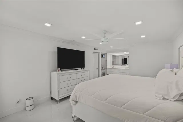 Unit 105 photo 21