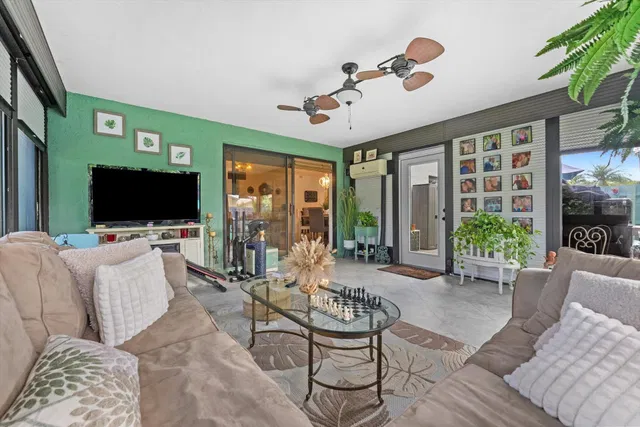  Residence photo 20