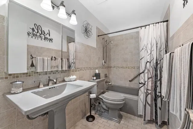  Residence photo 30
