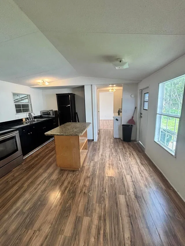 Residence photo 4