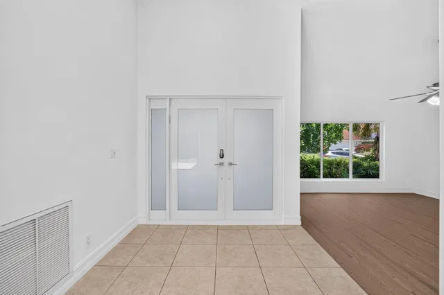  Residence photo 8