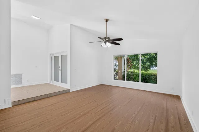  Residence photo 12