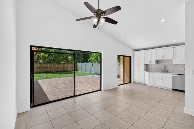  Residence photo 16