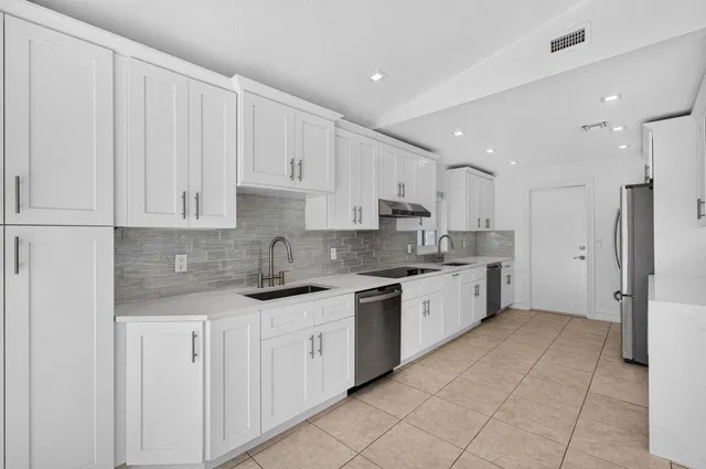  Residence photo 19