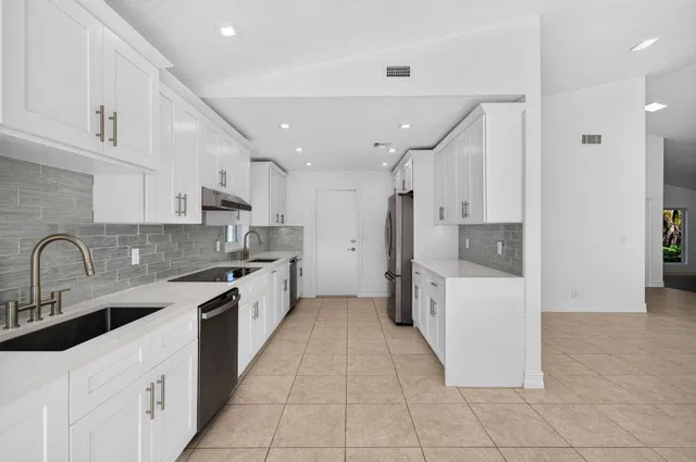  Residence photo 20