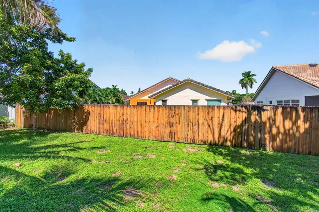 Residence photo 72