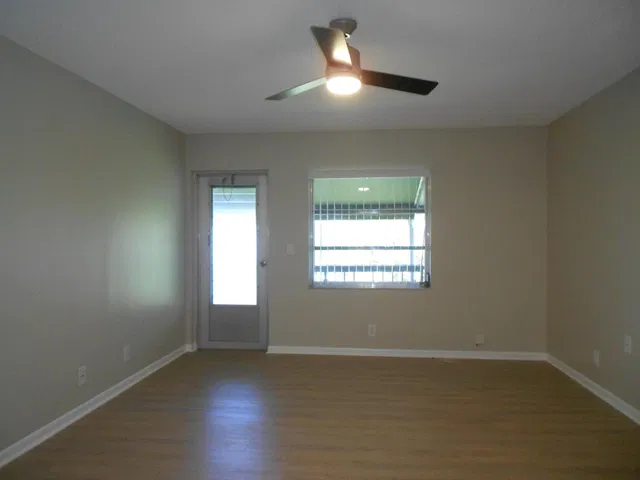  Unit B photo 9