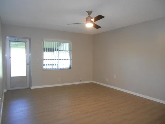  Unit B photo 10