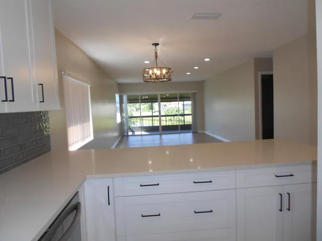  Residence photo 4