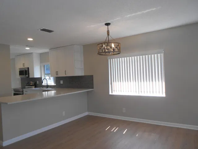  Residence photo 7