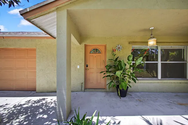 Residence photo 3