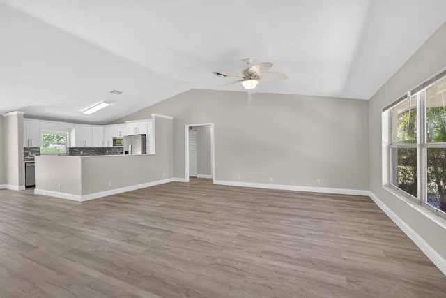 Residence photo 6
