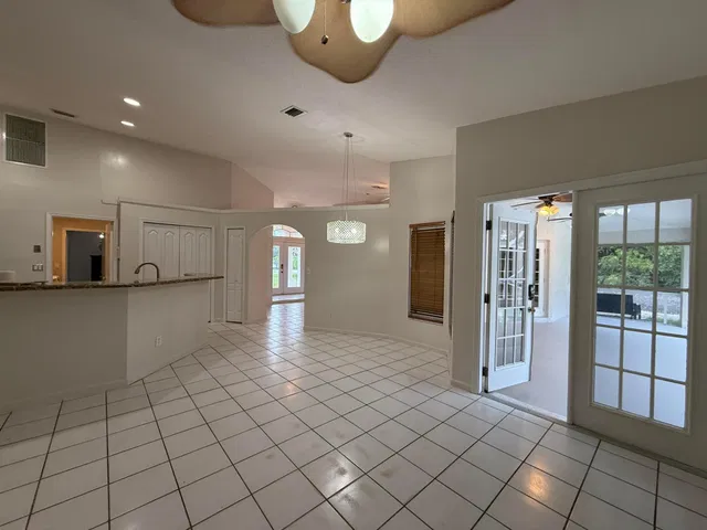 Residence photo 4