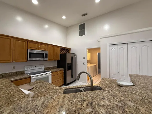 Residence photo 6
