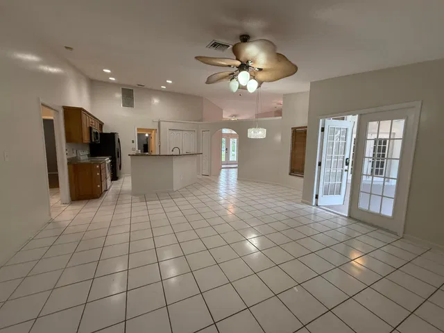 Residence photo 7