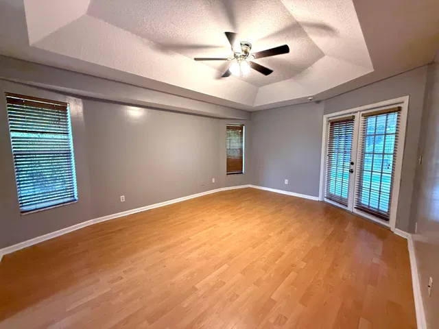 Residence photo 17