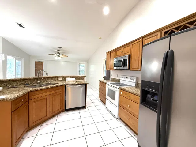 Residence photo 20