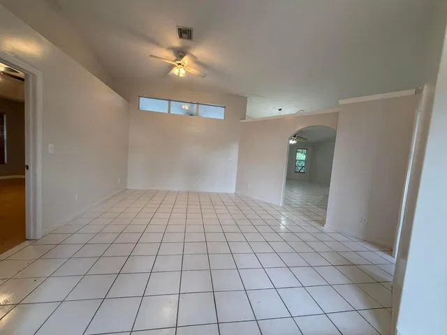 Residence photo 37