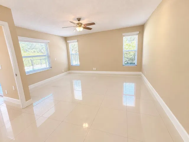  Residence photo 10