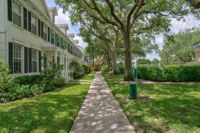 Charleston Court at Abacoa Residence photo 32