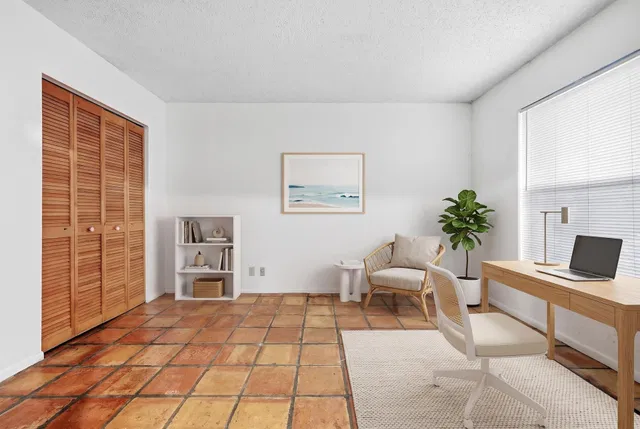  Residence photo 15
