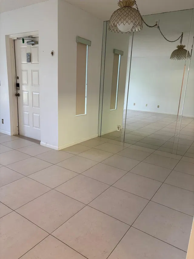  Unit E1 photo 6