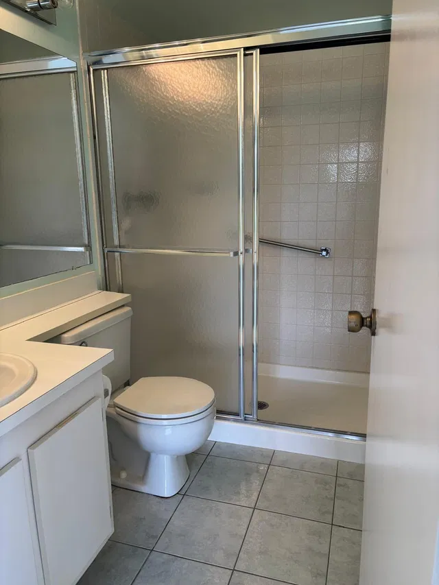  Unit E1 photo 14