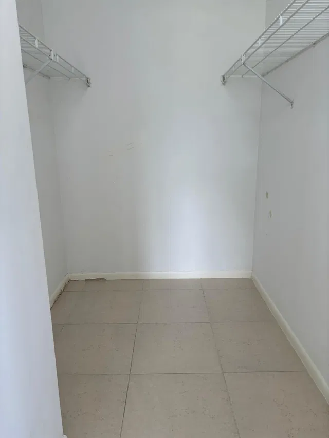  Unit E1 photo 15
