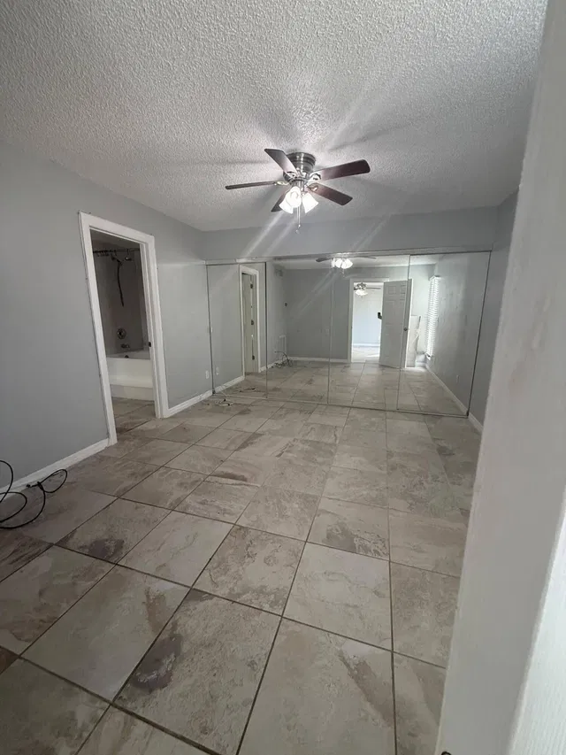  Unit R205 photo 7