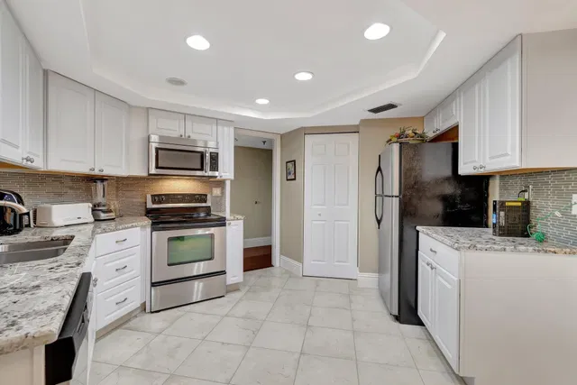 Unit 504 photo 6