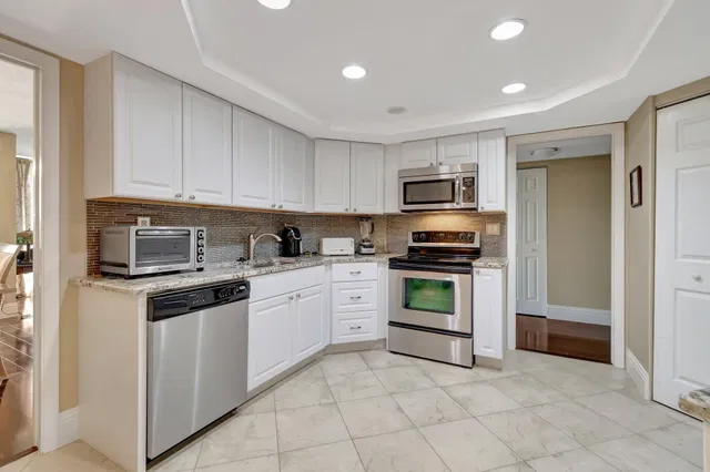 Unit 504 photo 7
