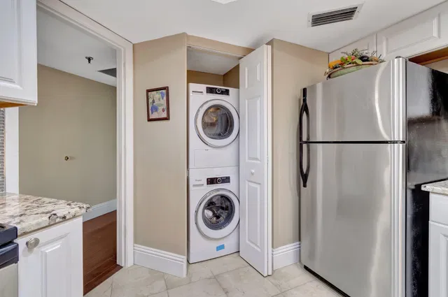 Unit 504 photo 10