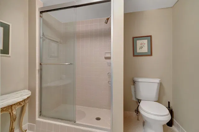 Unit 504 photo 13