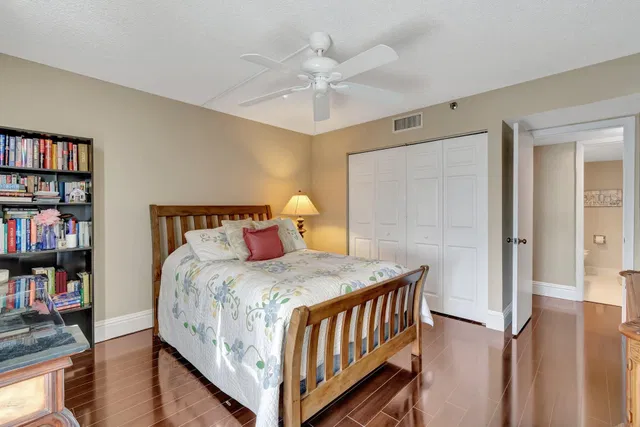 Unit 504 photo 14