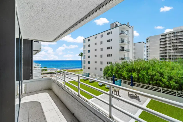 Residence photo 24