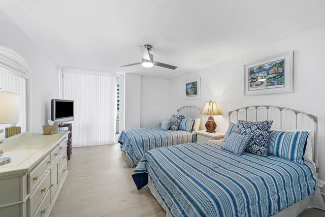 Residence photo 33
