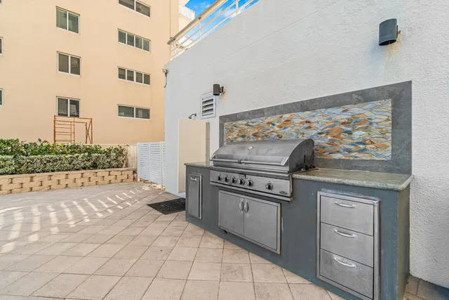 Residence photo 51