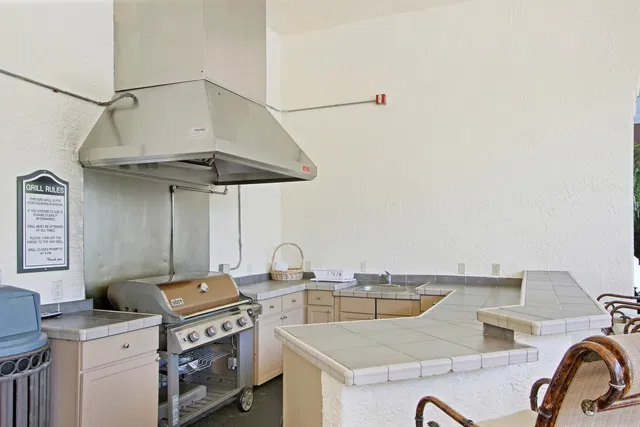 Residence photo 5