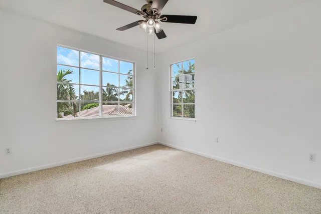 Residence photo 12