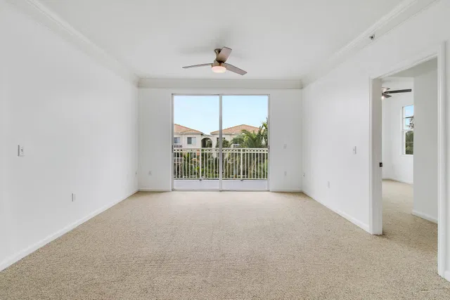 Residence photo 16