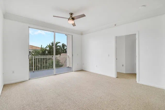 Residence photo 17